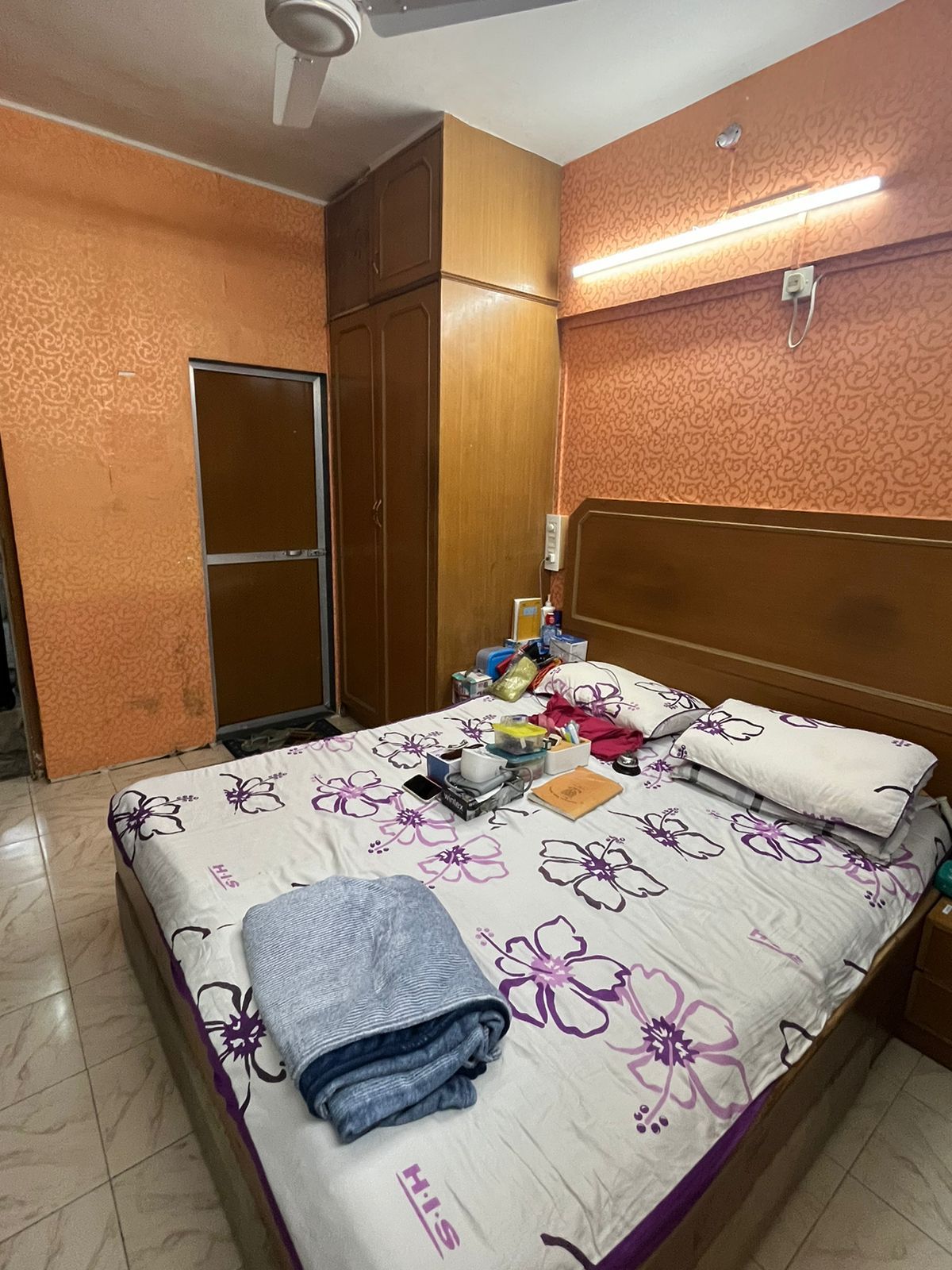 3 BHK Semi Furnished in Dunhill Apartment , Bandra West